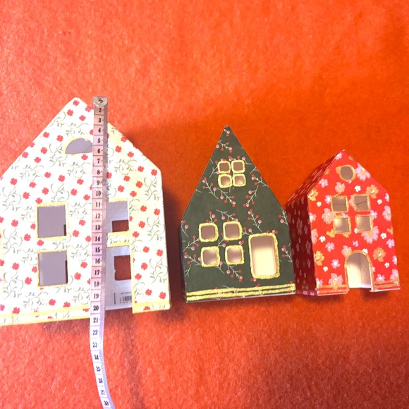 Christmas village papier-mâché 3 cardboard houses set NEW - Picture 5 of 12